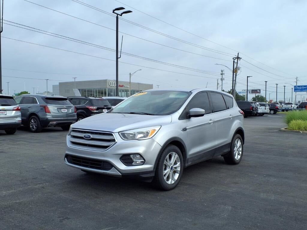 2019 Ford Escape SE's photo