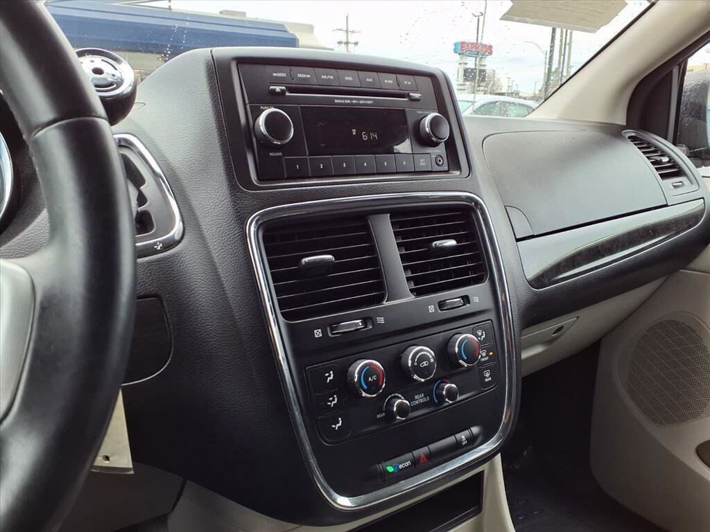 Used 2016 Dodge Grand Caravan SXT Van