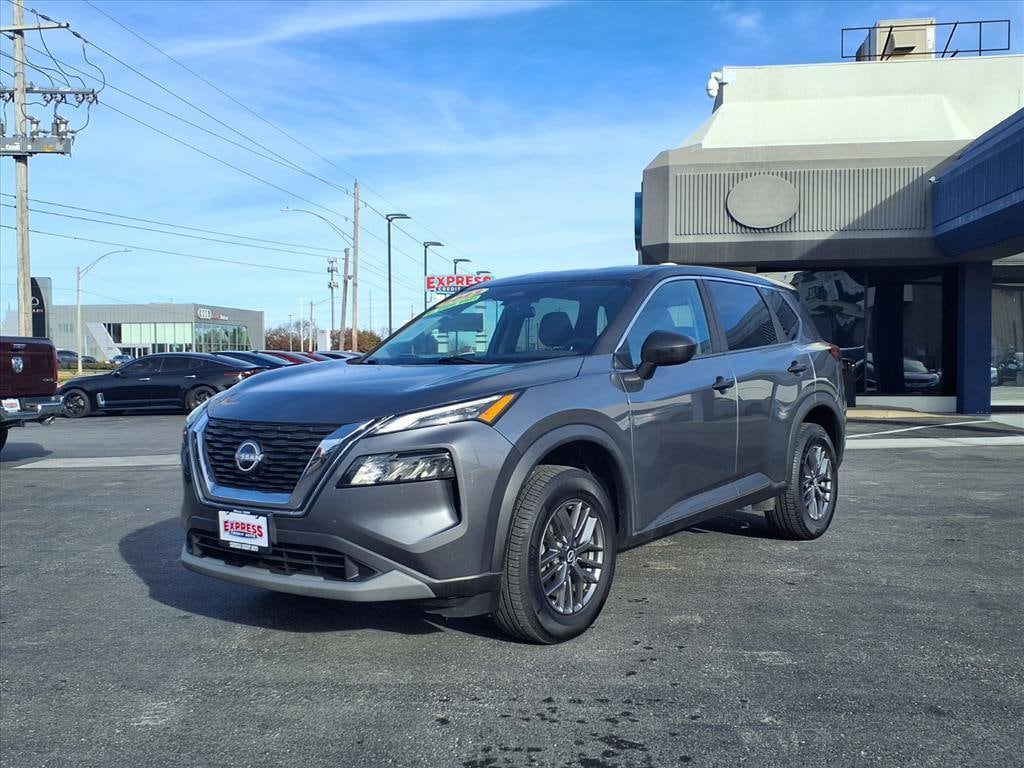 2023 Nissan Rogue S's photo