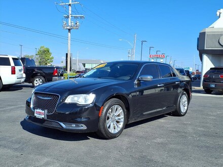 2016 Chrysler 300C Base Sedan