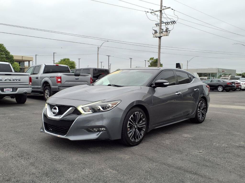 2016 Nissan Maxima Platinum's photo