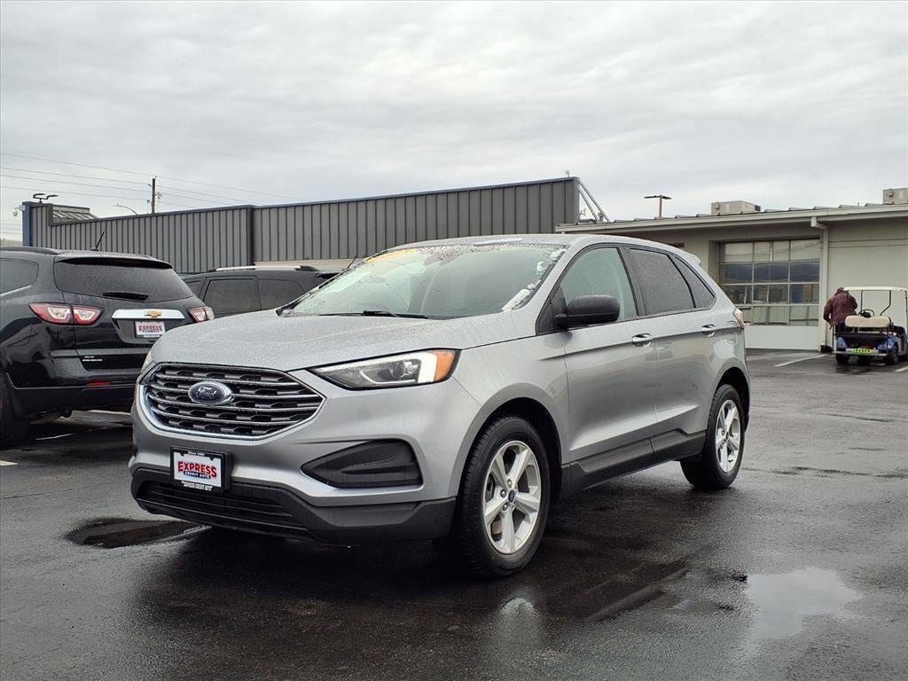 2021 Ford Edge SE's photo