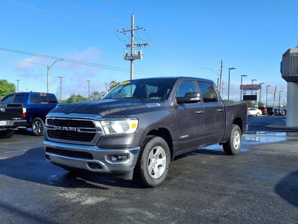 2019 RAM 1500 Big Horn/Lone Star 4x4 Crew Cab 5'7's photo