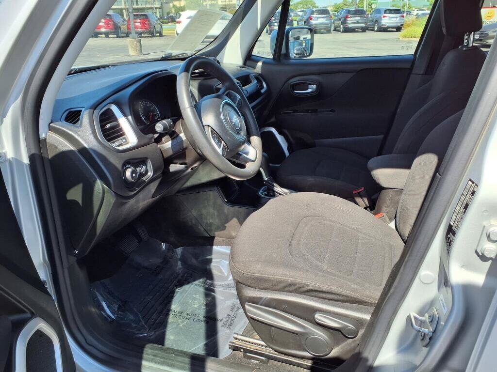 2021 Jeep Renegade Latitude - Photo 6
