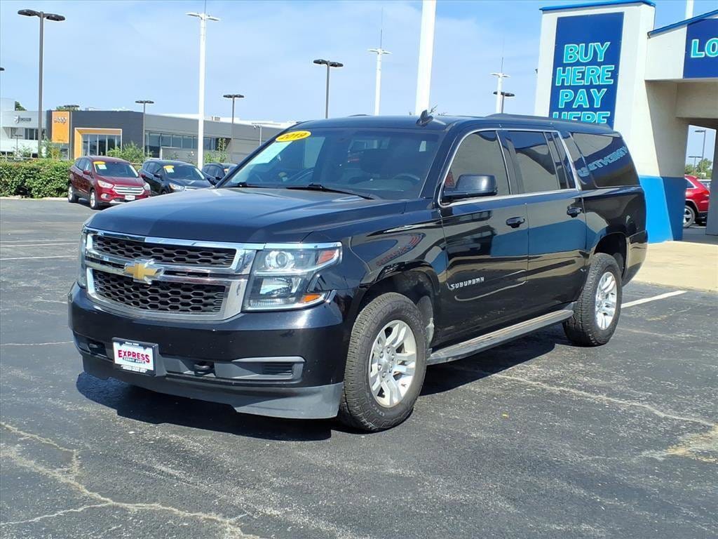2019 Chevrolet Suburban LS's photo
