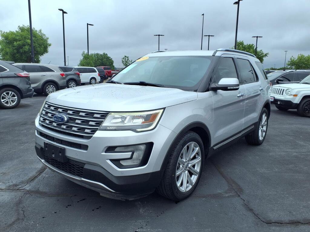2017 Ford Explorer Limited FWD's photo