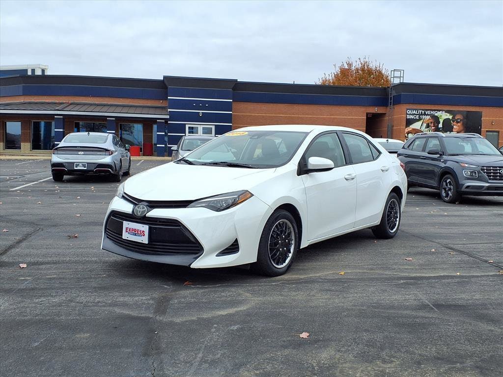 2018 Toyota Corolla LE's photo