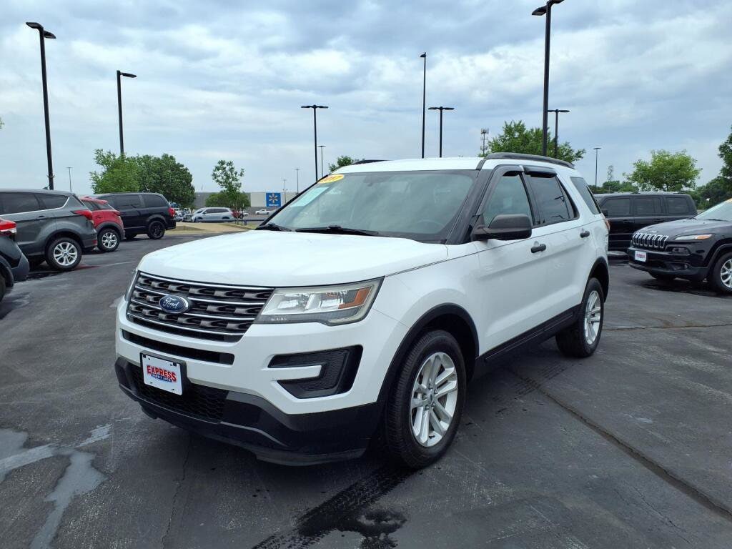 2017 Ford Explorer Base 4WD's photo