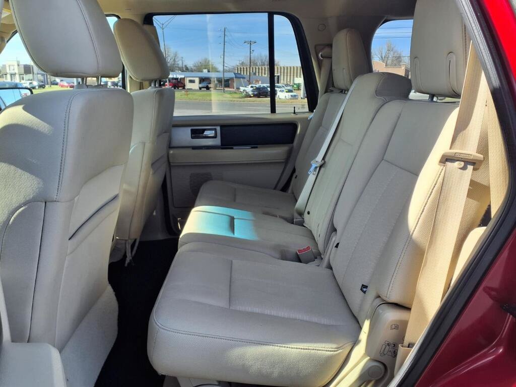 2017 Ford Expedition XLT - Photo 7