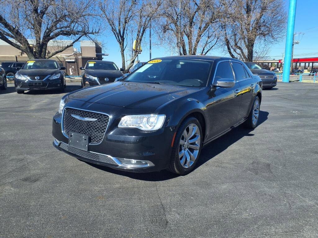2020 Chrysler 300 Limited's photo