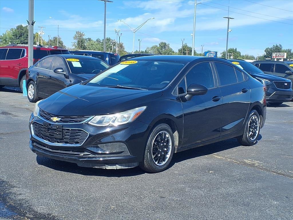 2018 Chevrolet Cruze LS's photo