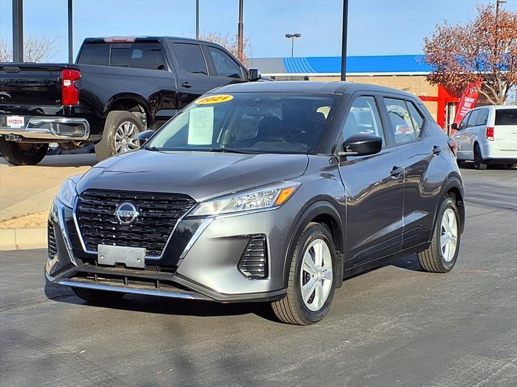 2021 Nissan Kicks S's photo
