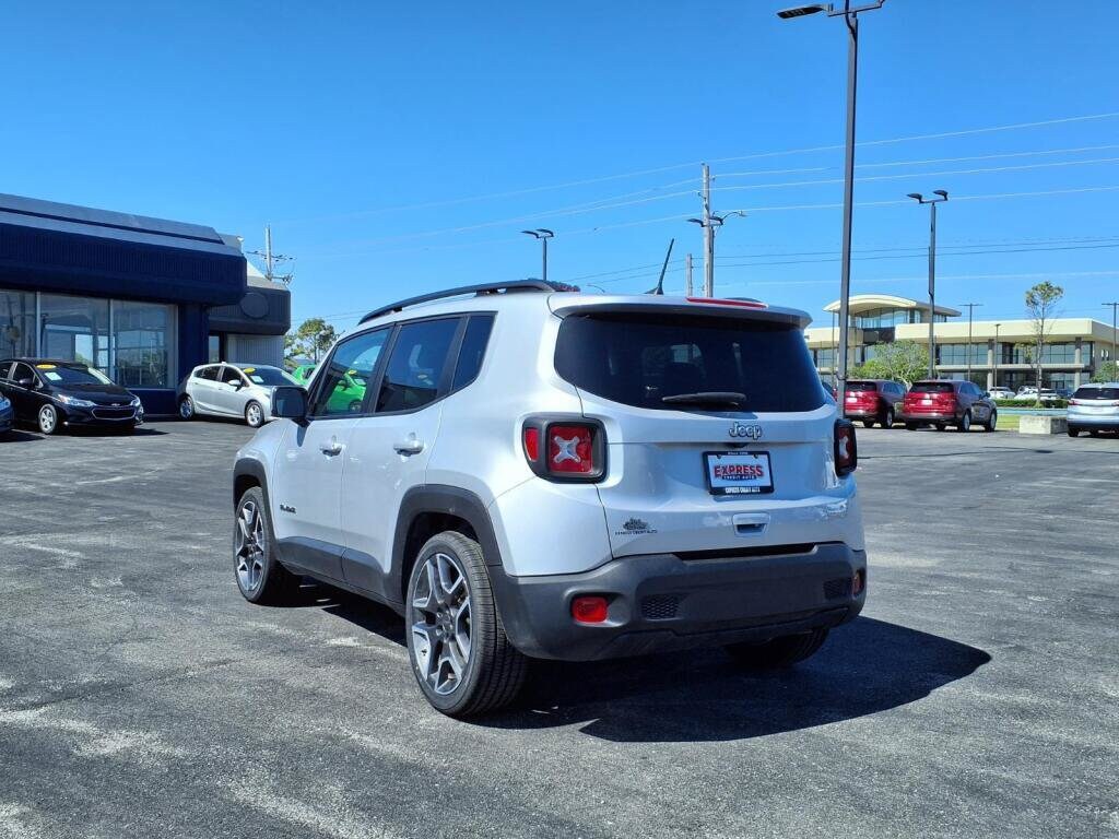 2021 Jeep Renegade Latitude - Photo 9