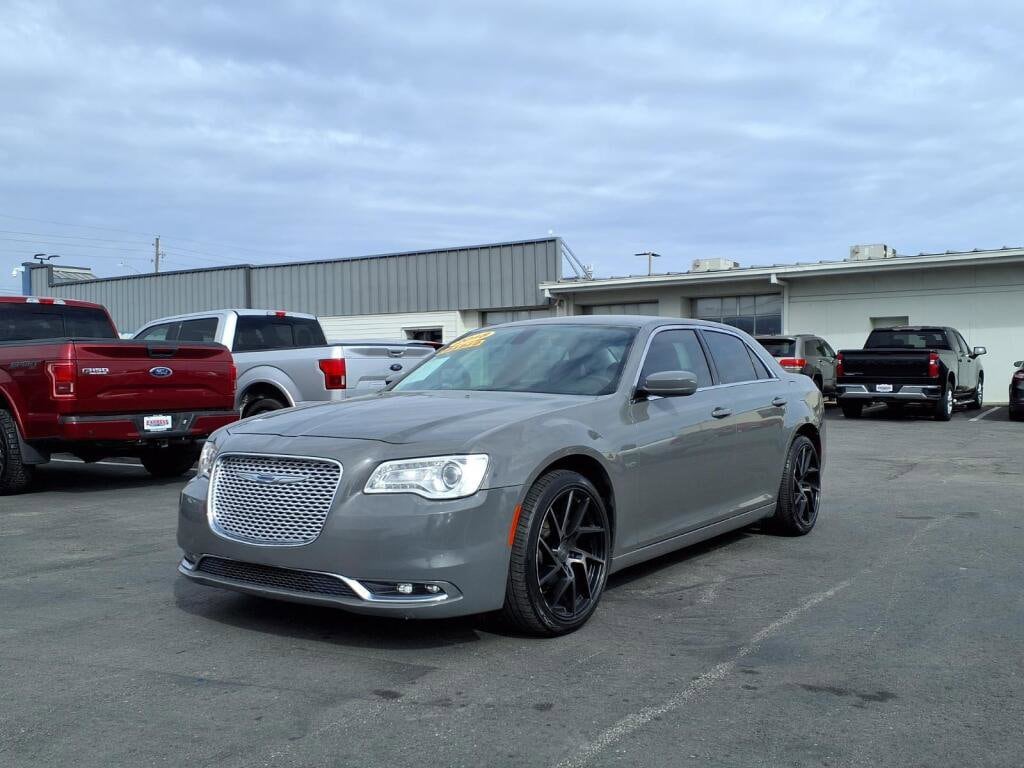 2018 Chrysler 300 Touring