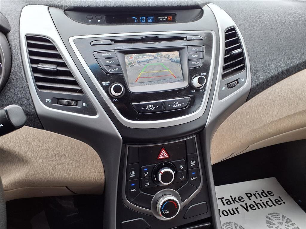 Used 2016 Hyundai Elantra SE Sedan