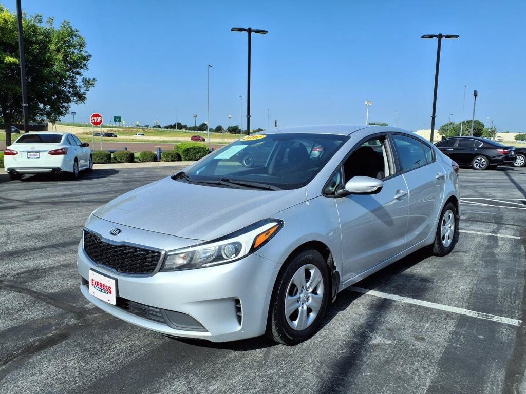 2017 Kia Forte LX AT's photo