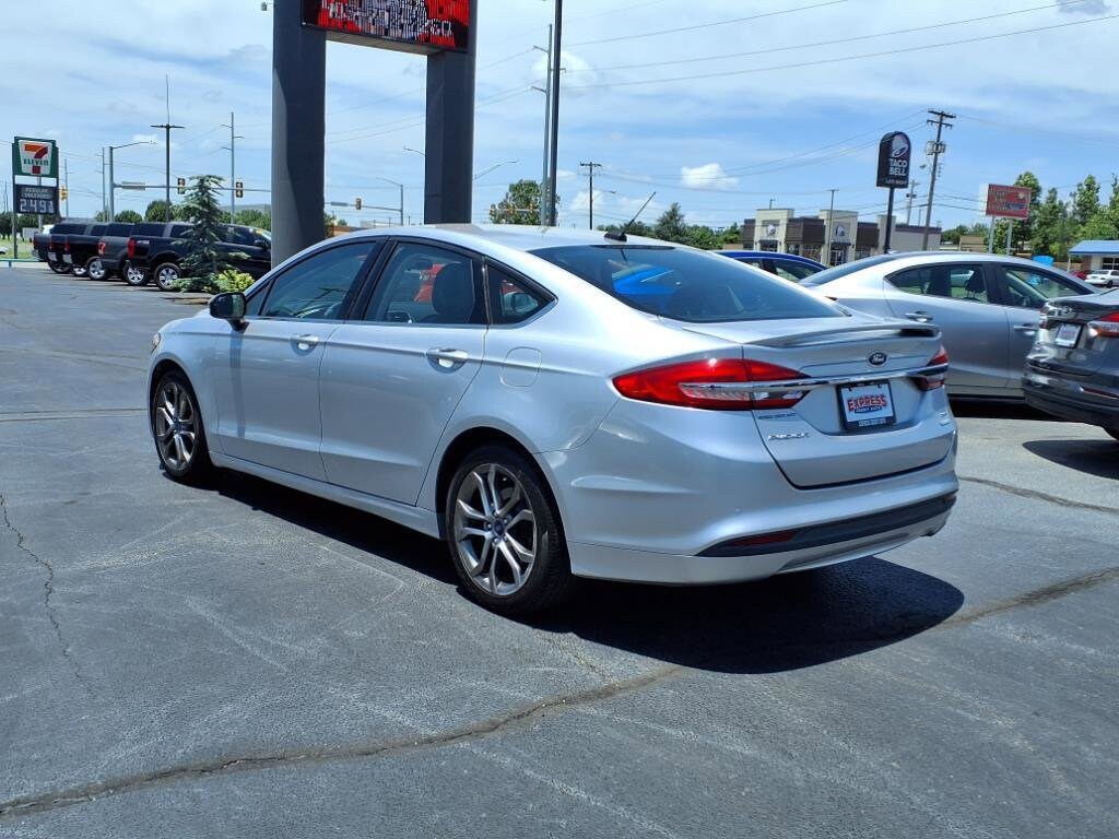 Used 2017 Ford Fusion SE Sedan