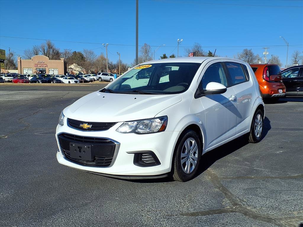 2018 Chevrolet Sonic 1FL's photo