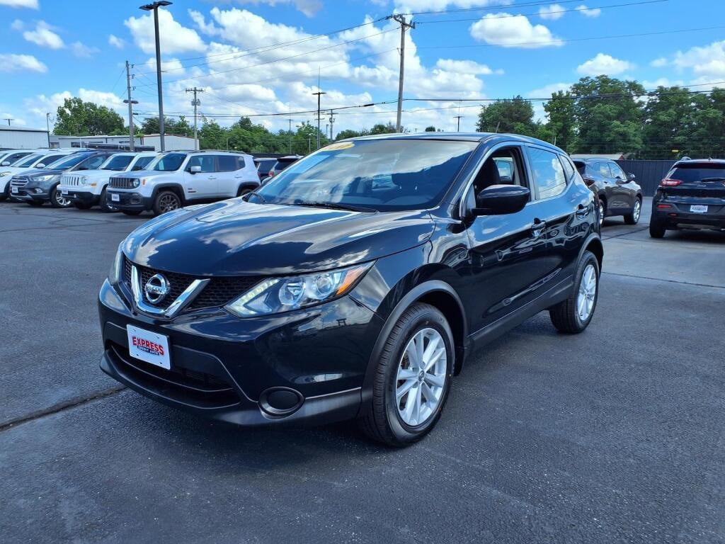 2017 Nissan Rogue Sport S AWD's photo