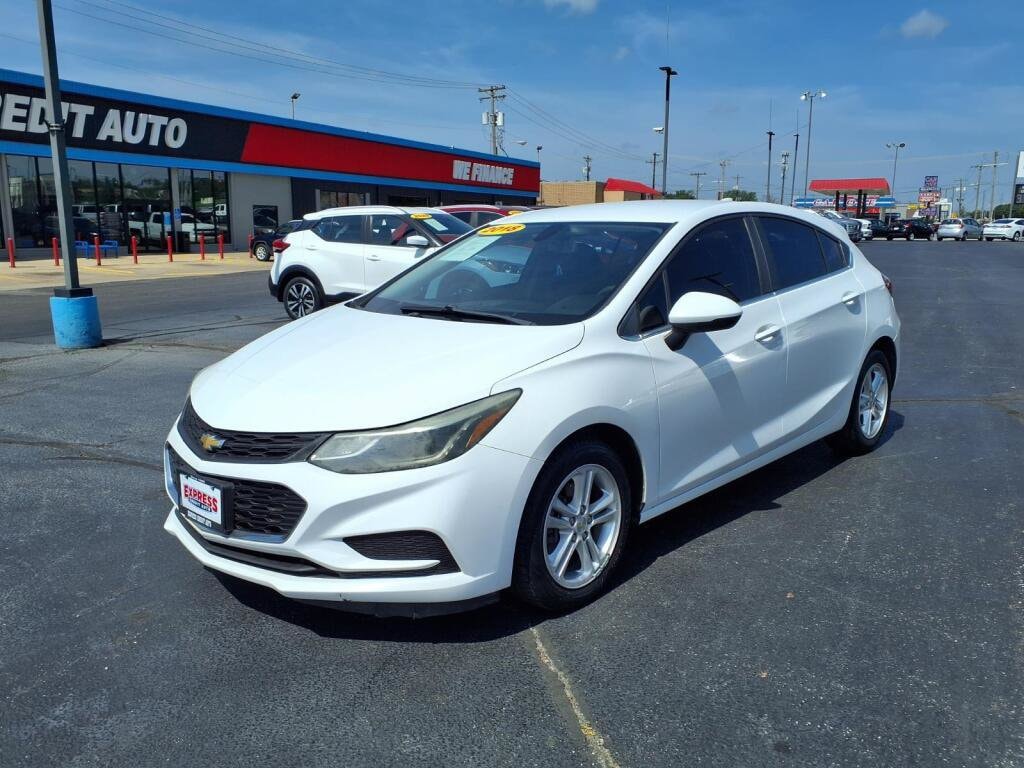 2018 Chevrolet Cruze LT Hatchback Auto's photo