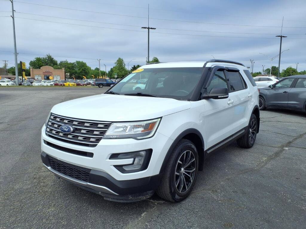 2017 Ford Explorer XLT 4WD's photo