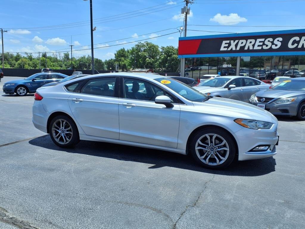 Used 2017 Ford Fusion SE Sedan