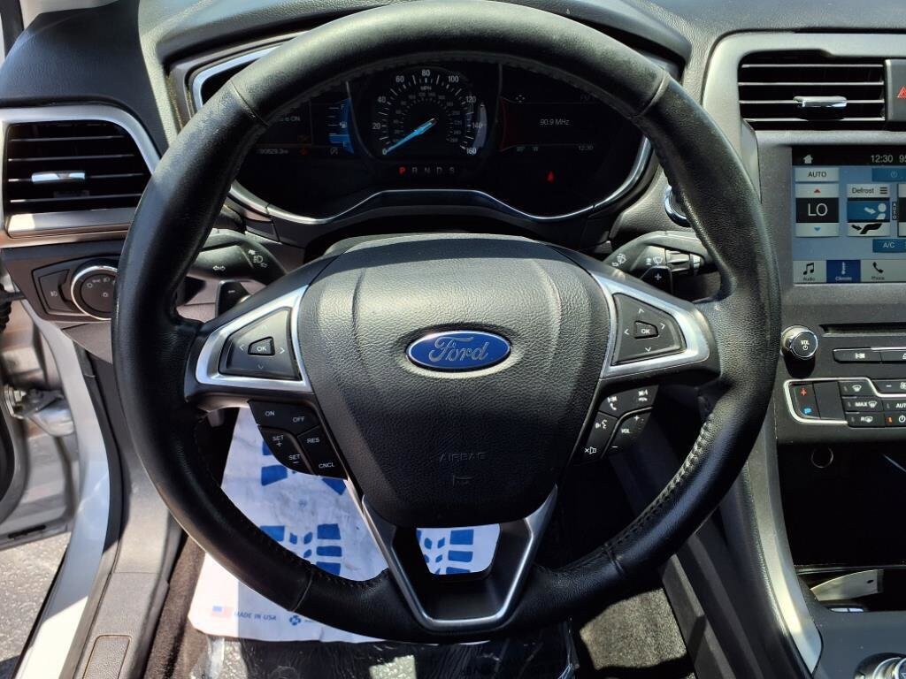 Used 2017 Ford Fusion SE Sedan