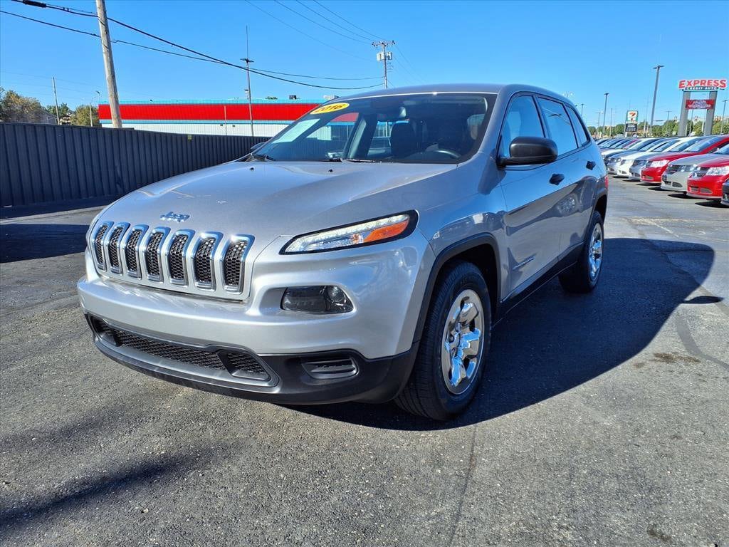 2016 Jeep Cherokee Sport
