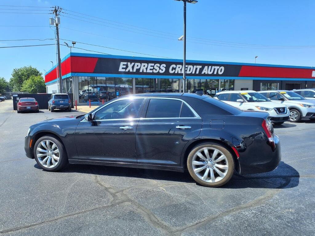 2020 Chrysler 300 Limited - Photo 8