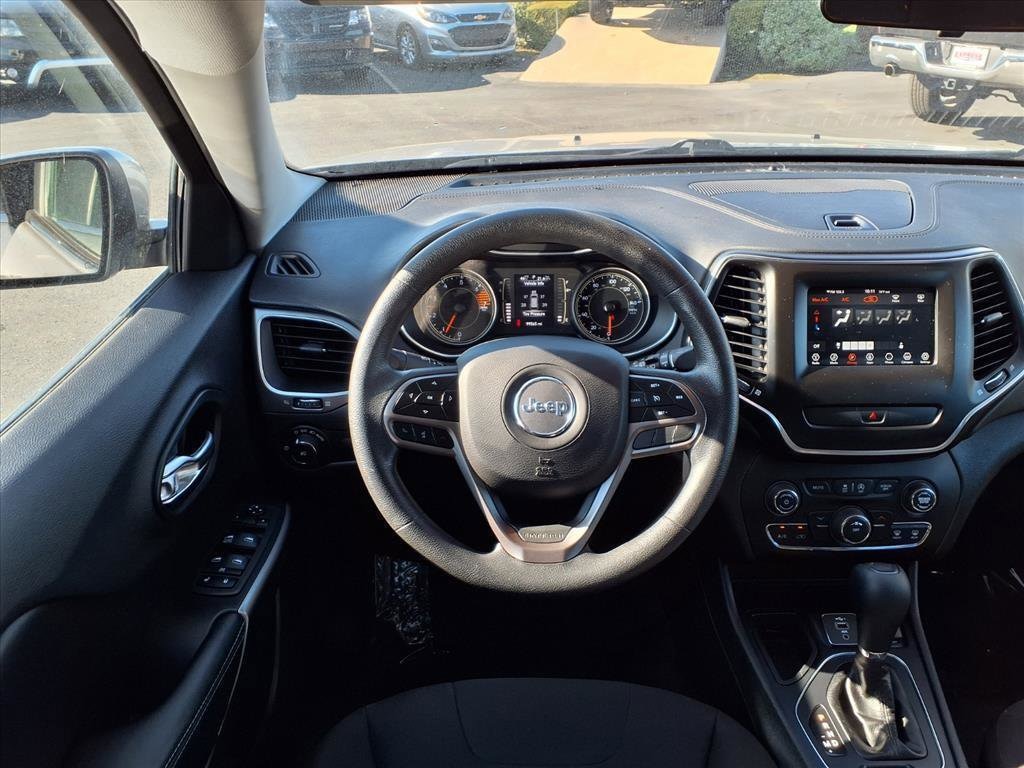 Used 2019 Jeep Cherokee Latitude FWD SUV