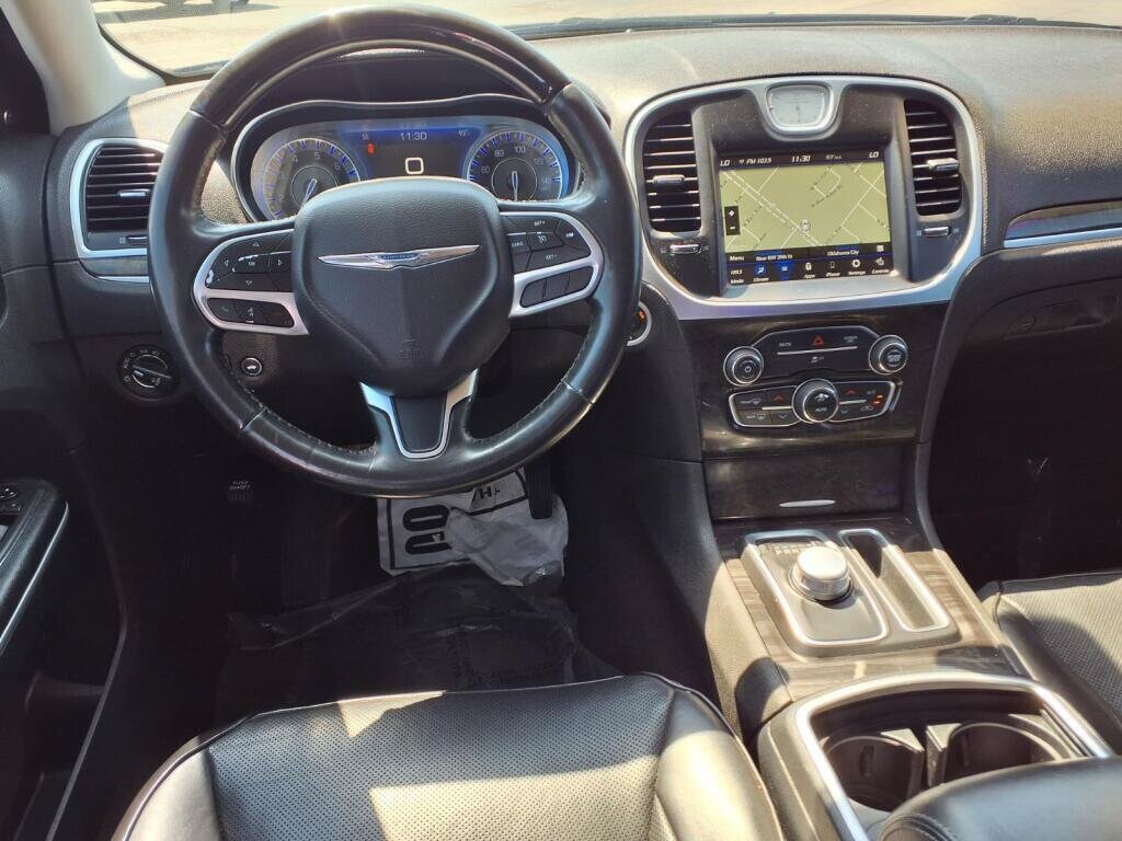 2020 Chrysler 300 Limited - Photo 5