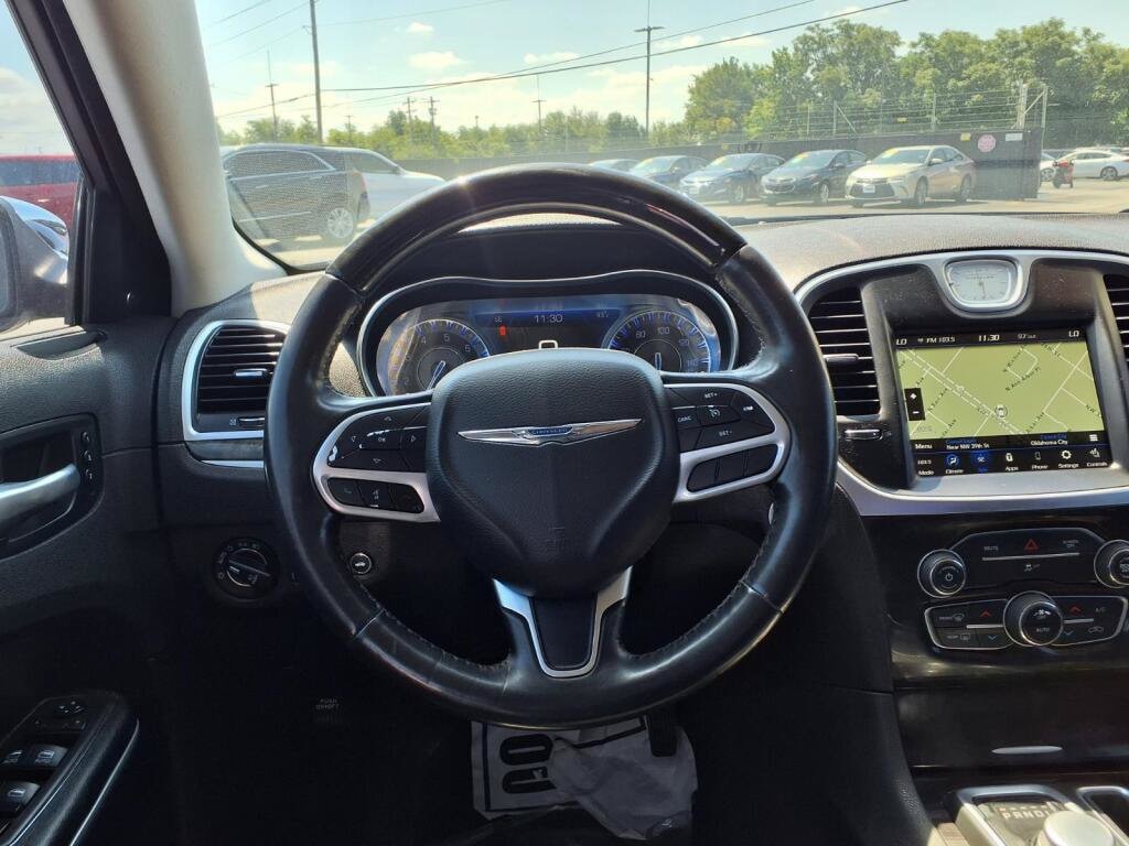 2020 Chrysler 300 Limited - Photo 3