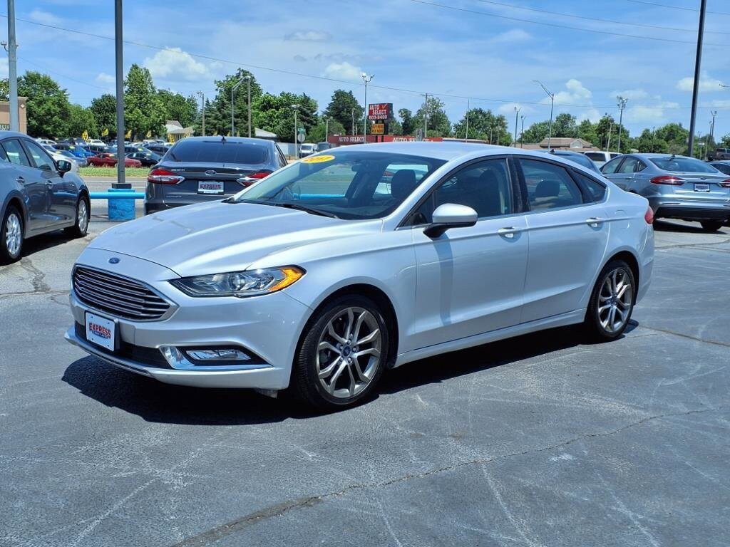 Used 2017 Ford Fusion SE Sedan