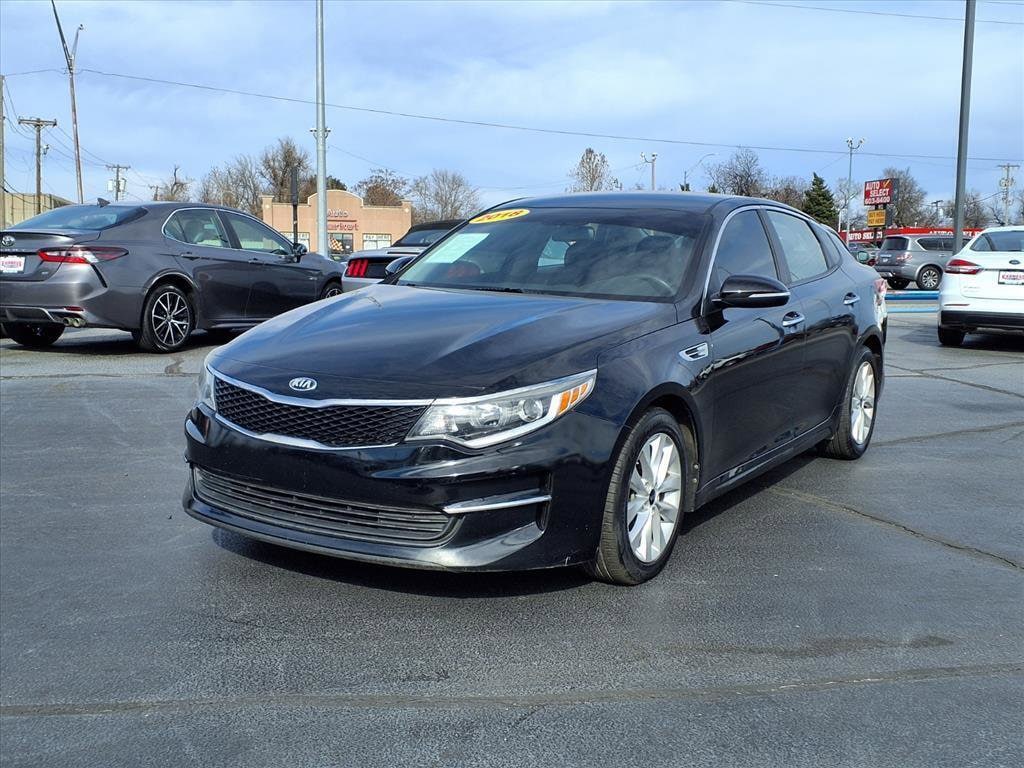 2018 Kia Optima LX's photo