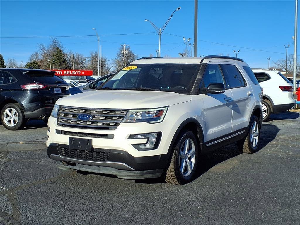 2017 Ford Explorer XLT's photo
