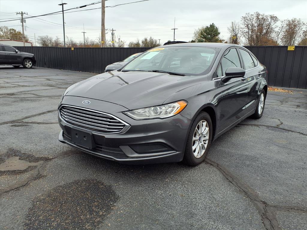 2018 Ford Fusion S's photo
