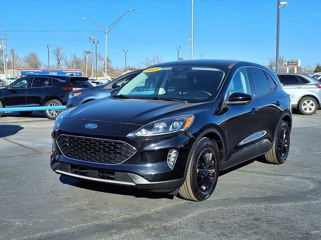 2021 Ford Escape SE's photo