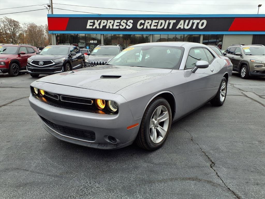 2018 Dodge Challenger SXT's photo