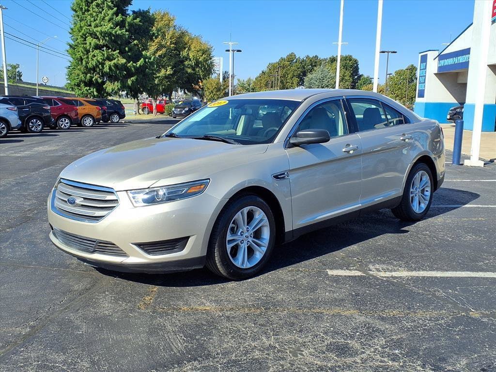Used 2017 Ford Taurus SE Sedan