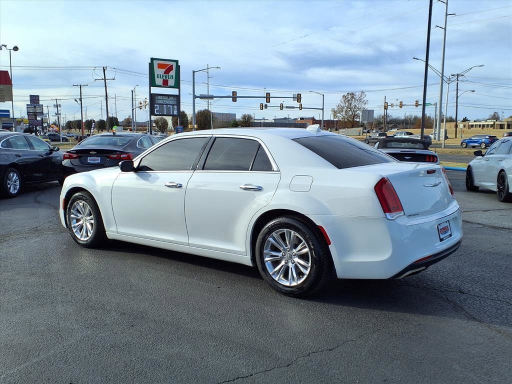Used 2017 Chrysler 300C Base Sedan