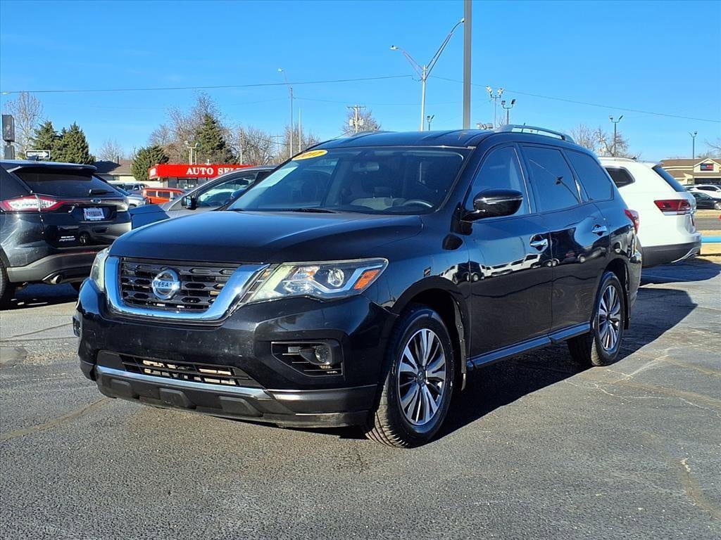 2017 Nissan Pathfinder S's photo