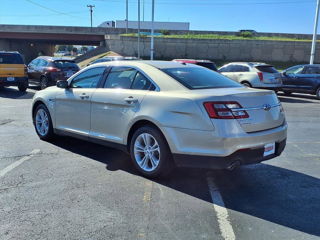 Used 2017 Ford Taurus SE Sedan