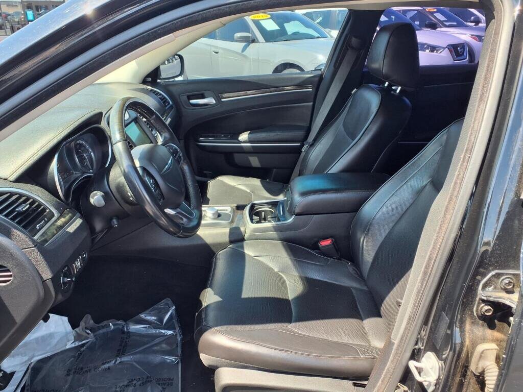 2020 Chrysler 300 Limited - Photo 6