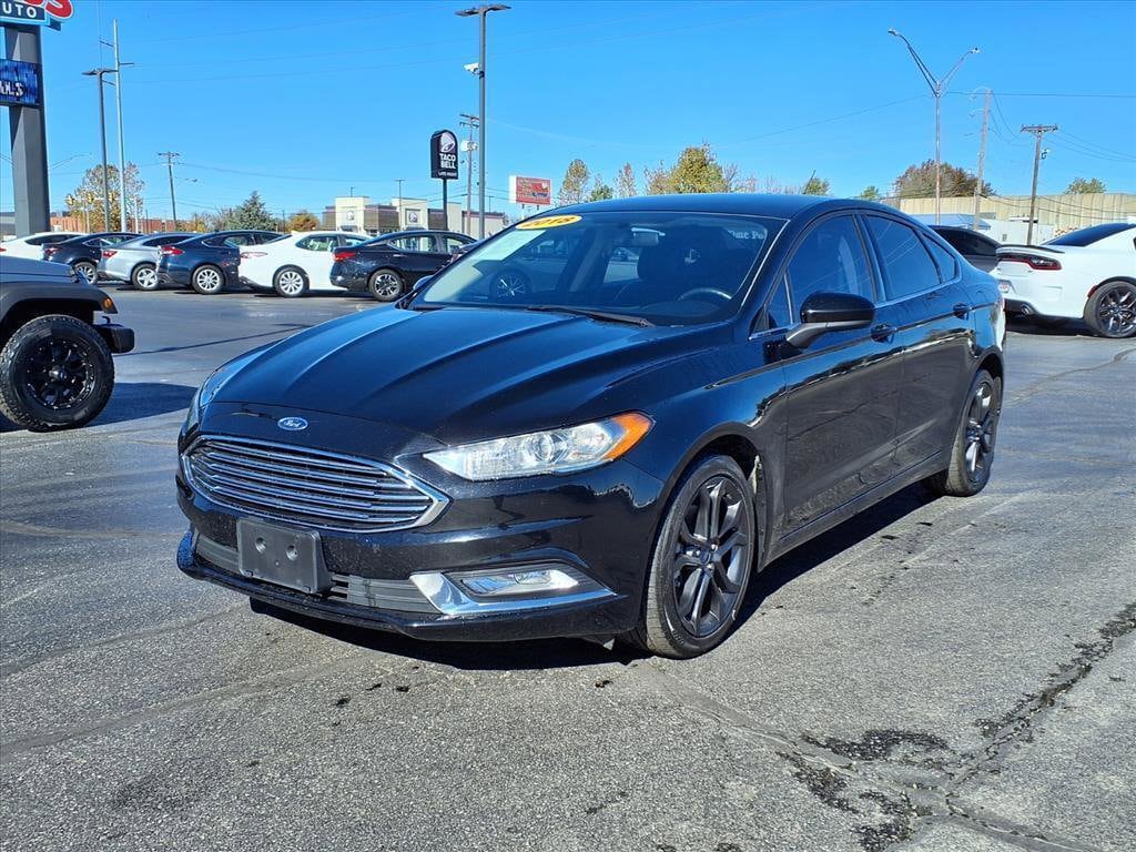 2018 Ford Fusion SE's photo