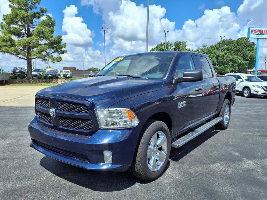 2018 RAM 1500 Express 4x4 Crew Cab 5'7's photo