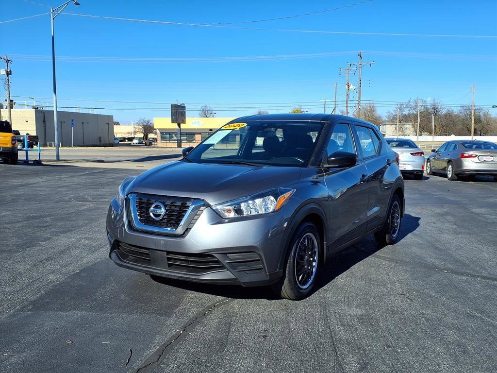 2020 Nissan Kicks S's photo