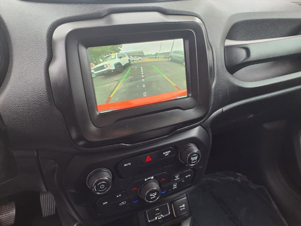 Used 2018 Jeep Renegade Latitude FWD SUV