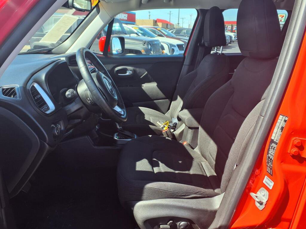 2021 Jeep Renegade Latitude - Photo 6