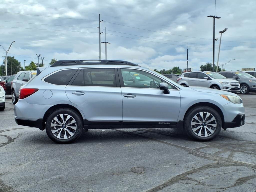 Used 2015 Subaru Outback 2.5i Limited w/Moonroof/KeylessAccess/Nav/EyeSight SUV