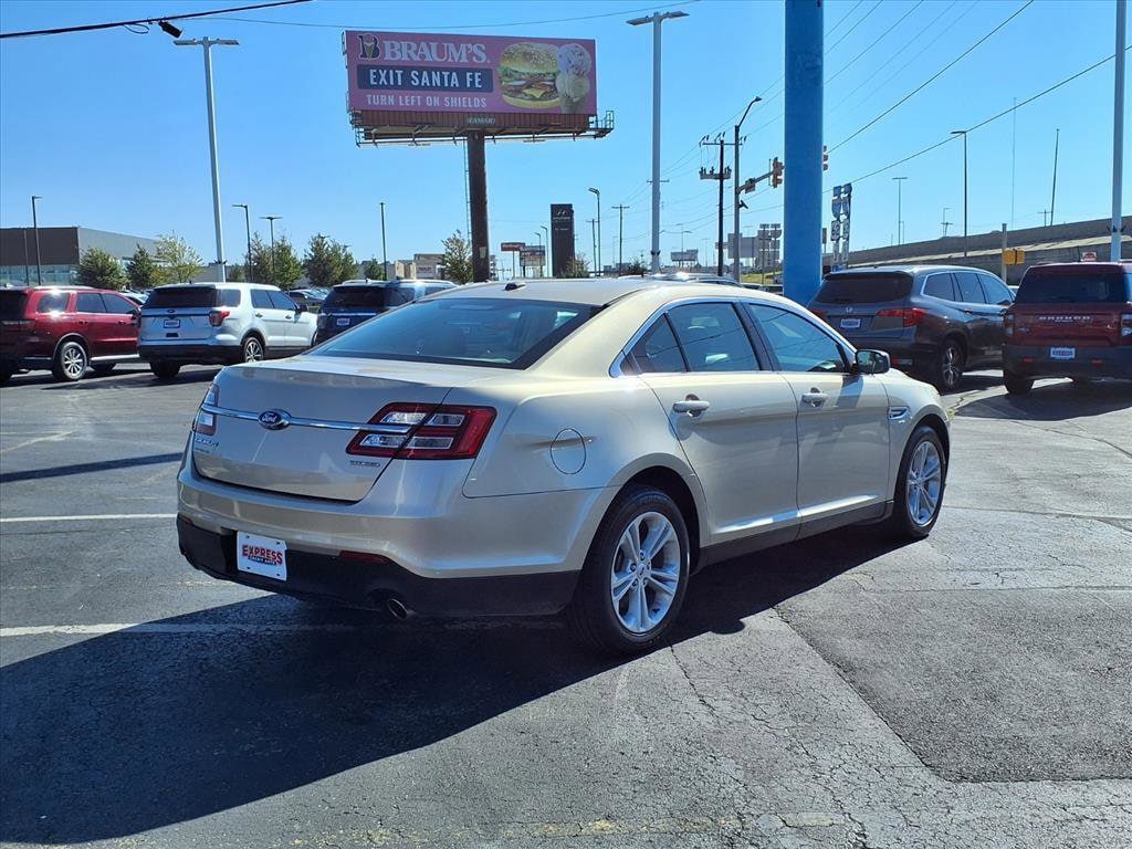 Used 2017 Ford Taurus SE Sedan